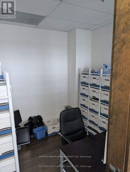 301 - 10376 Yonge Street, Richmond Hill, Ontario  L4C 3B8 - Photo 15 - N12743330