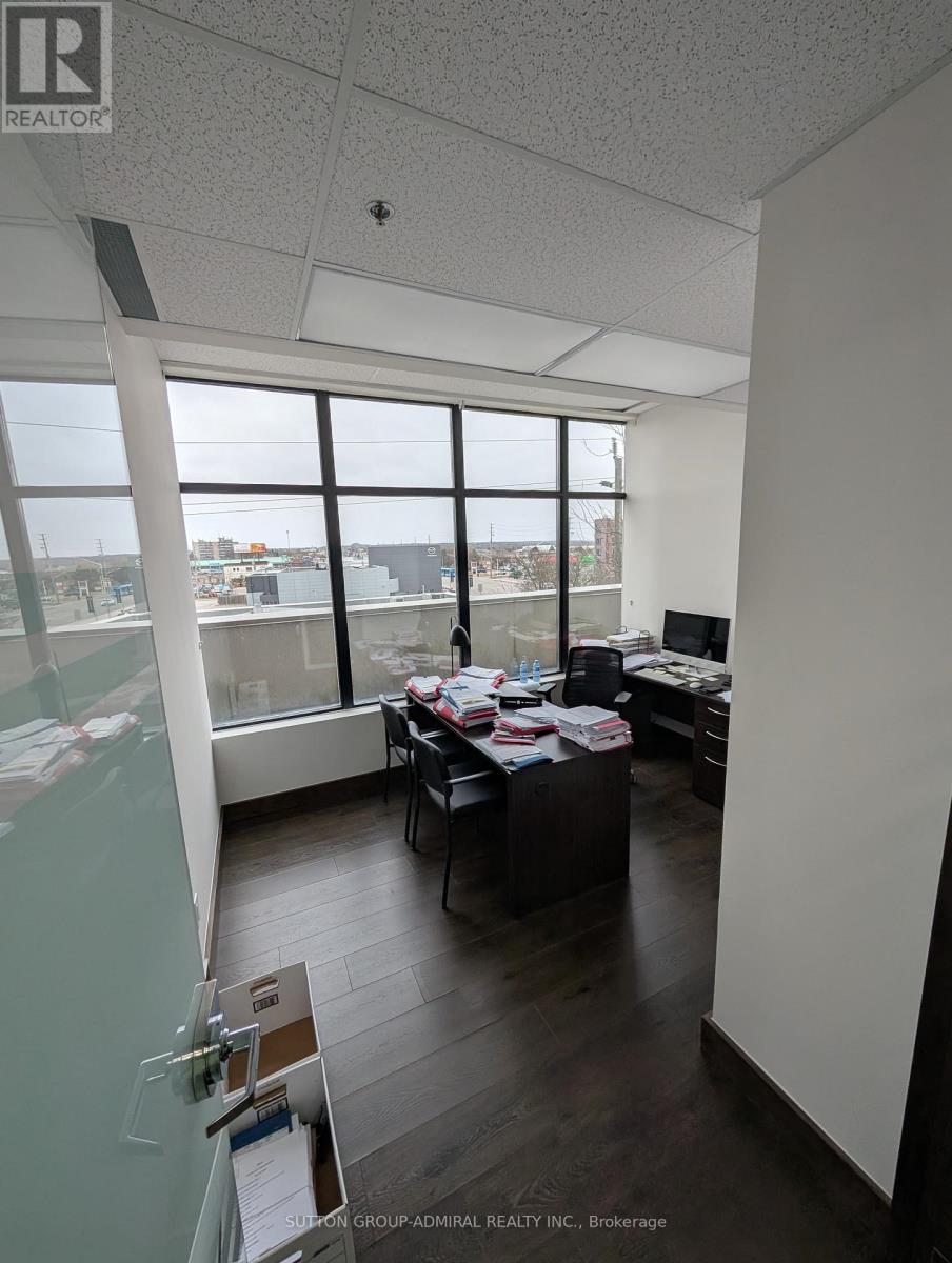 301 - 10376 Yonge Street, Richmond Hill, Ontario  L4C 3B8 - Photo 24 - N12743330