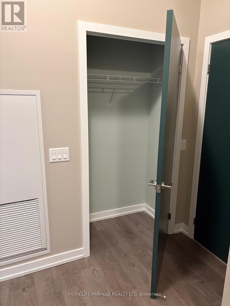 2401 - 55 Duke Street W, Kitchener, Ontario  N2H 0C9 - Photo 4 - X12742978