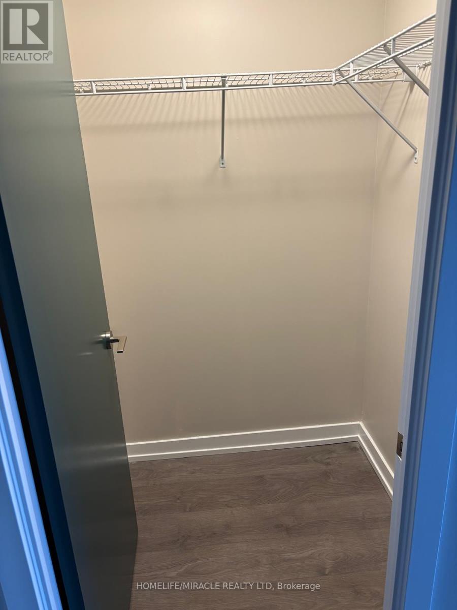 2401 - 55 Duke Street W, Kitchener, Ontario  N2H 0C9 - Photo 11 - X12742978