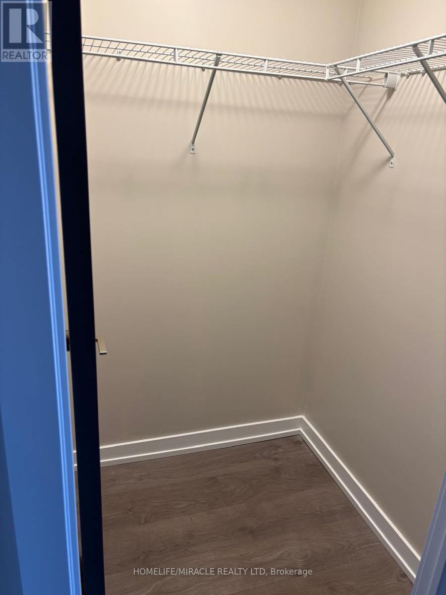 2401 - 55 Duke Street W, Kitchener, Ontario  N2H 0C9 - Photo 12 - X12742978