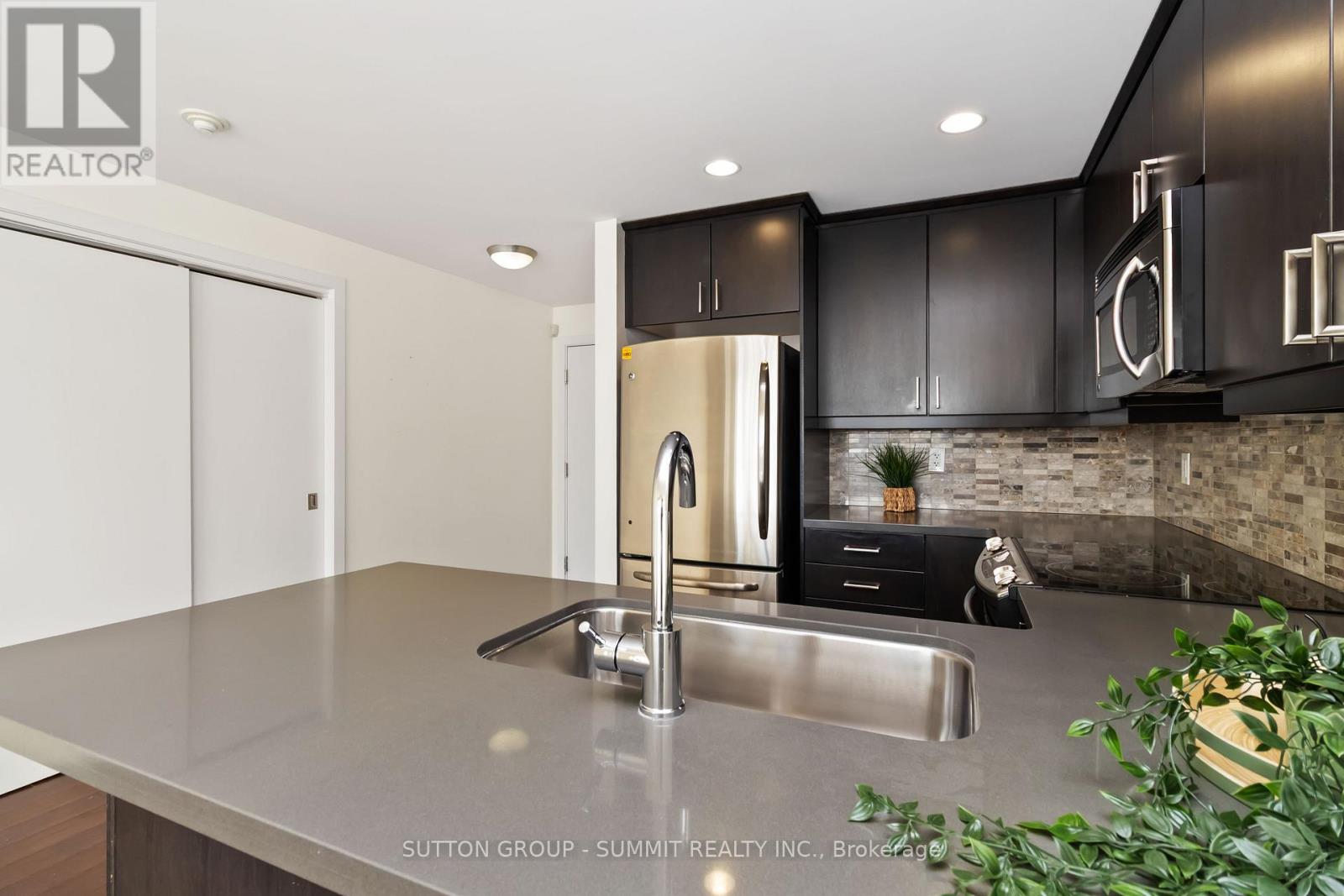 816 - 551 Maple Avenue, Burlington, Ontario  L7S 1M7 - Photo 5 - W12743244