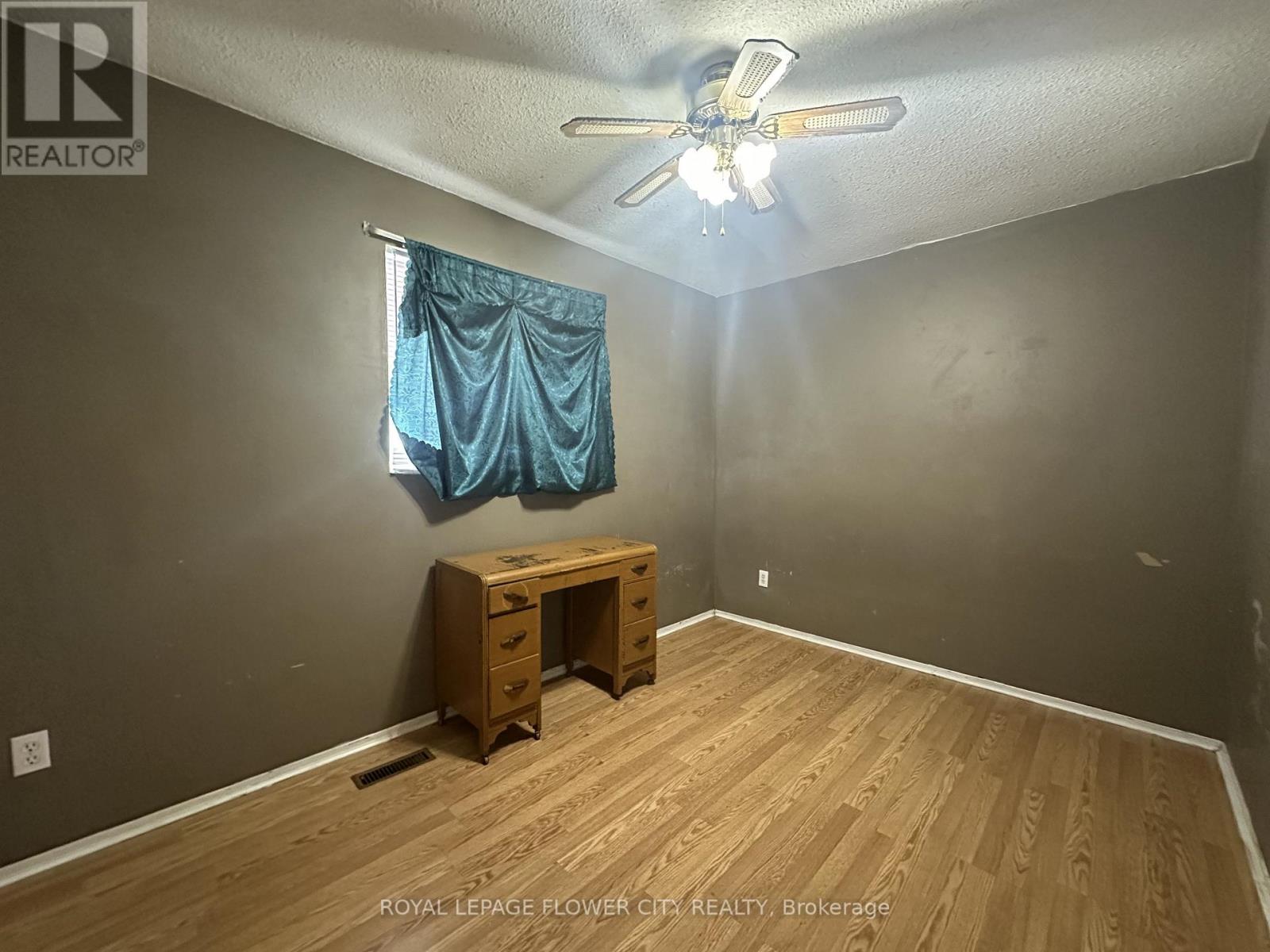 42 Montjoy Crescent, Brampton, Ontario  L6S 3E7 - Photo 9 - W12743268