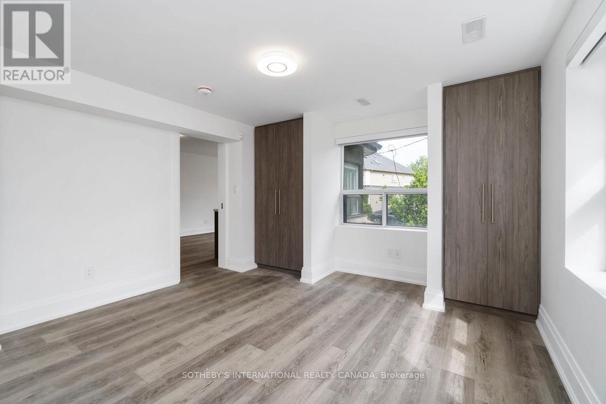 B - 44 Larkin Avenue, Toronto, Ontario  M6S 1L8 - Photo 11 - W12743308