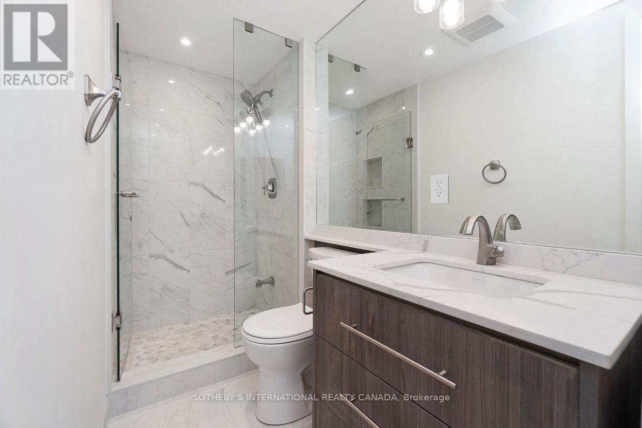 B - 44 Larkin Avenue, Toronto, Ontario  M6S 1L8 - Photo 14 - W12743308