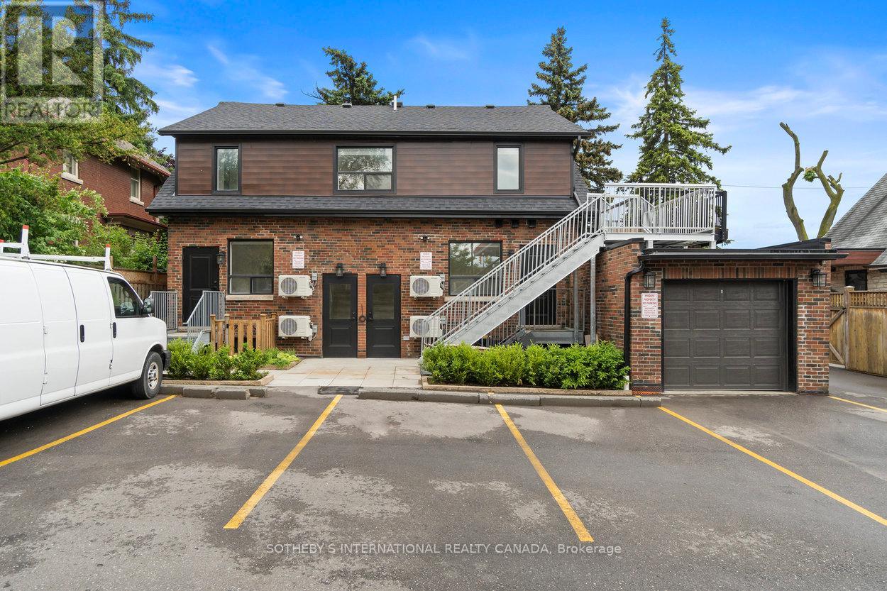 B - 44 Larkin Avenue, Toronto, Ontario  M6S 1L8 - Photo 16 - W12743308