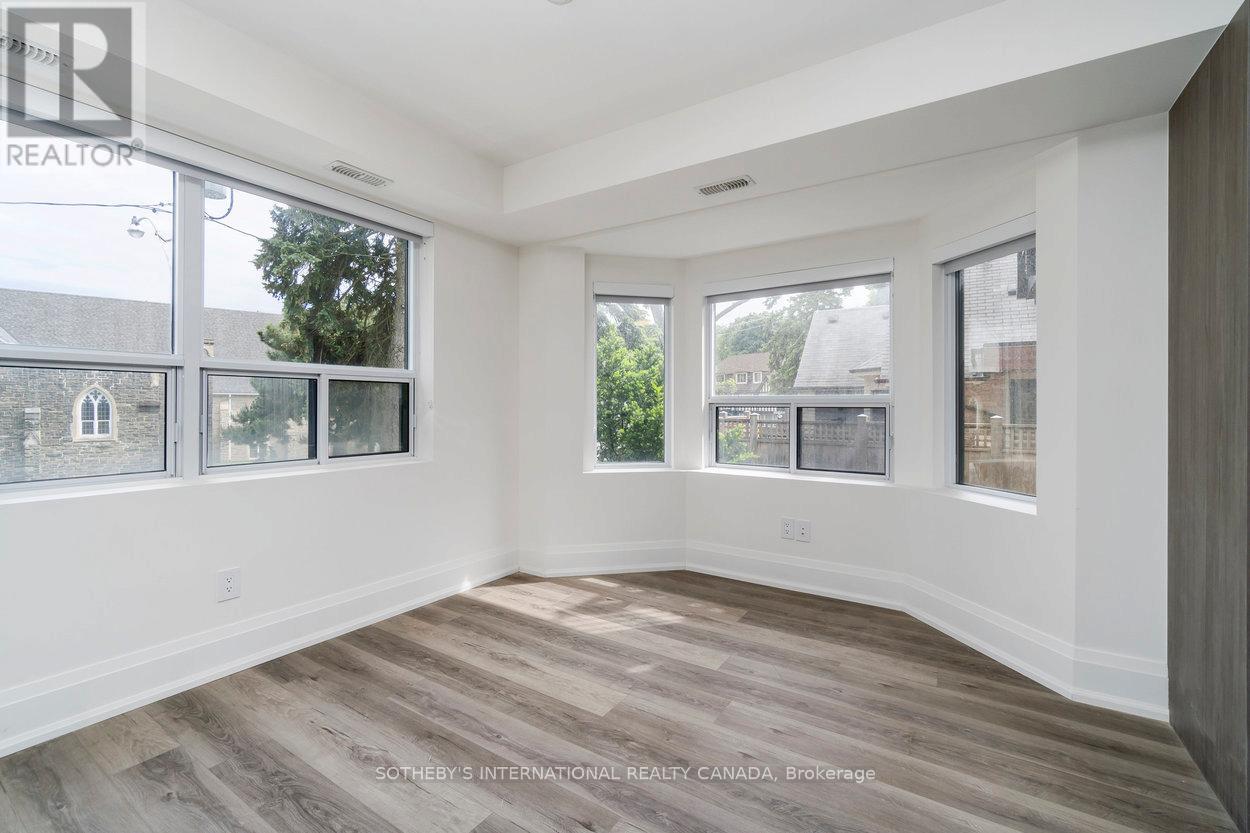 B - 44 Larkin Avenue, Toronto, Ontario  M6S 1L8 - Photo 6 - W12743308