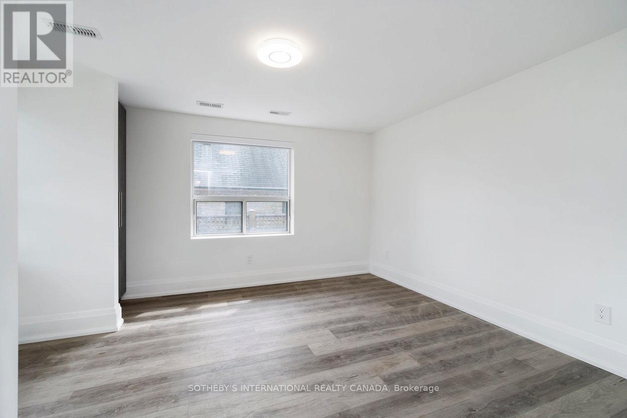 B - 44 Larkin Avenue, Toronto, Ontario  M6S 1L8 - Photo 9 - W12743308
