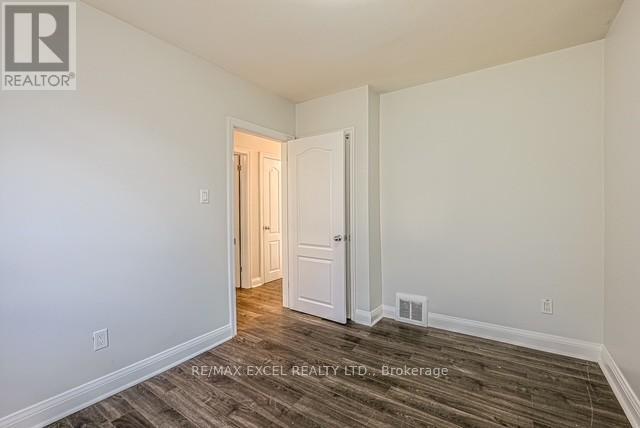 90 Flamborough Drive E, Toronto, Ontario  M6M 2R8 - Photo 16 - W12743314