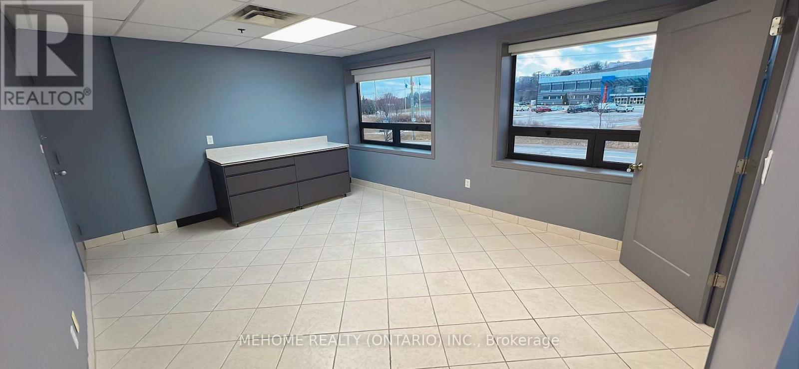 217 - 1131 Invicta Drive, Oakville, Ontario  L6H 4M1 - Photo 10 - W12743334