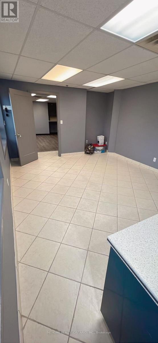 217 - 1131 Invicta Drive, Oakville, Ontario  L6H 4M1 - Photo 5 - W12743334