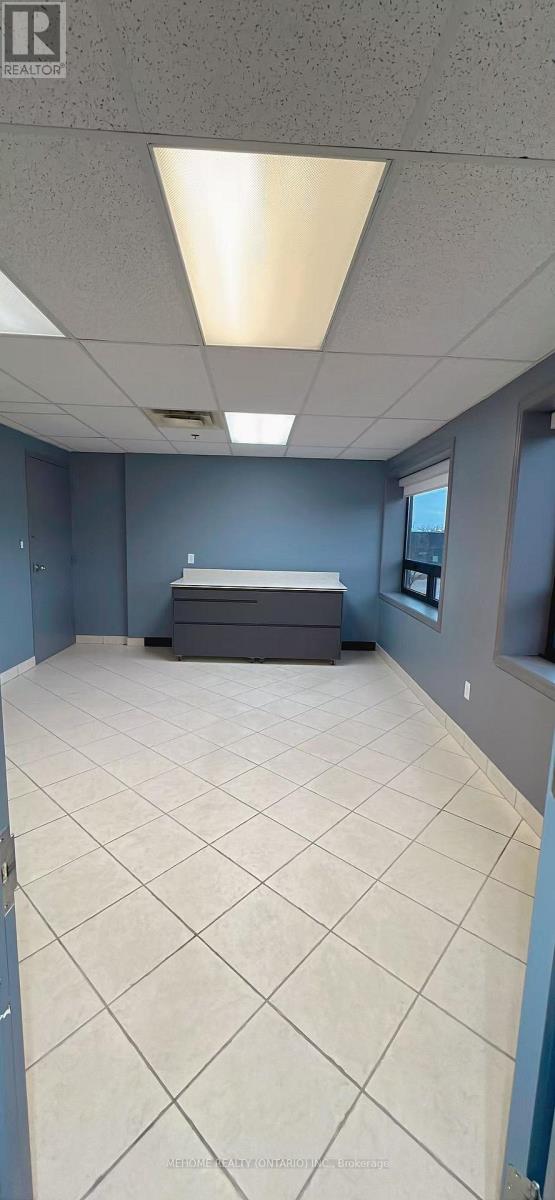 217 - 1131 Invicta Drive, Oakville, Ontario  L6H 4M1 - Photo 6 - W12743334