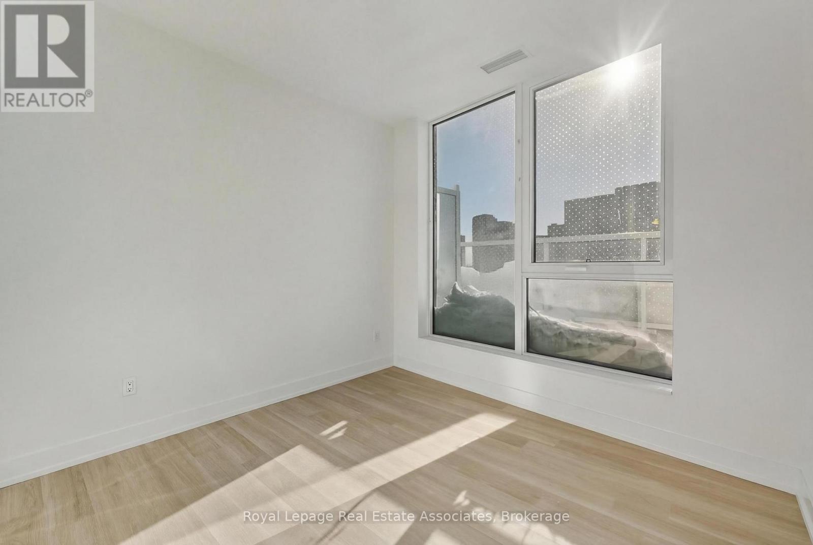 512 - 25 Cordova Avenue, Toronto, Ontario  M9A 0E5 - Photo 10 - W12743358