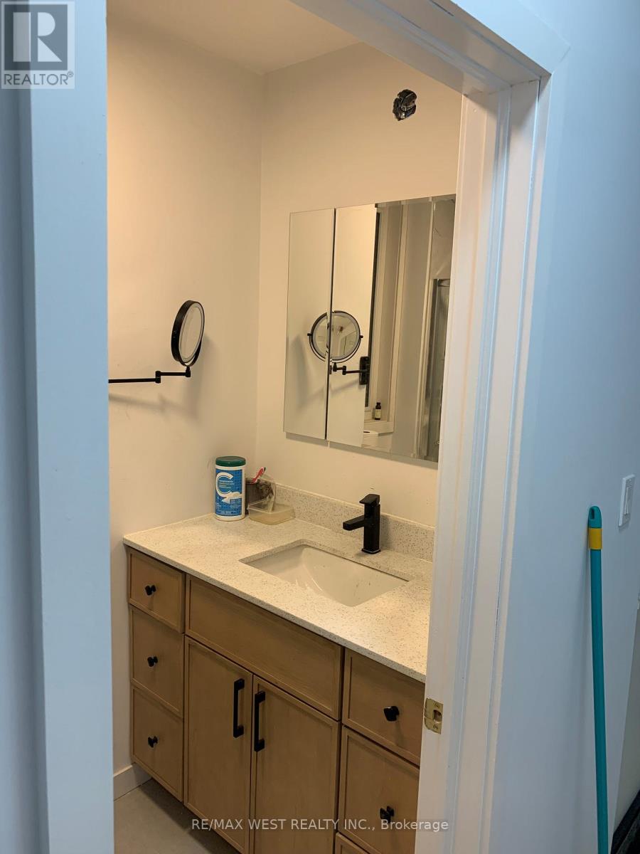 328 High Park Avenue, Toronto, Ontario  M6P 2S7 - Photo 11 - W12743360