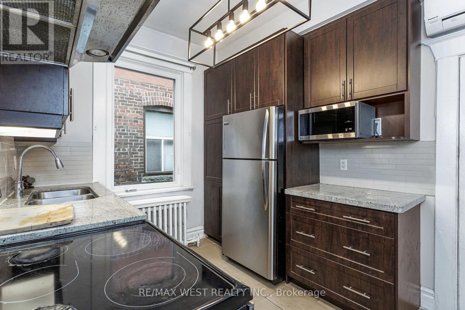 328 High Park Avenue, Toronto, Ontario  M6P 2S7 - Photo 3 - W12743360