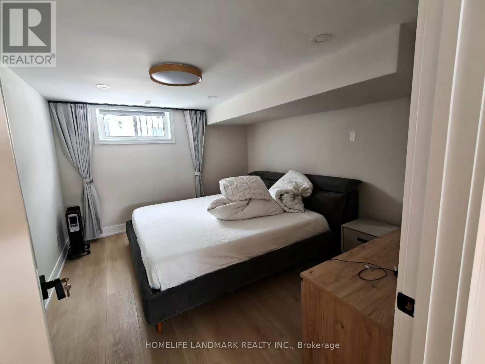 Bsmt - 18 Orsett Street, Oakville, Ontario  L6H 2N9 - Photo 4 - W12743406