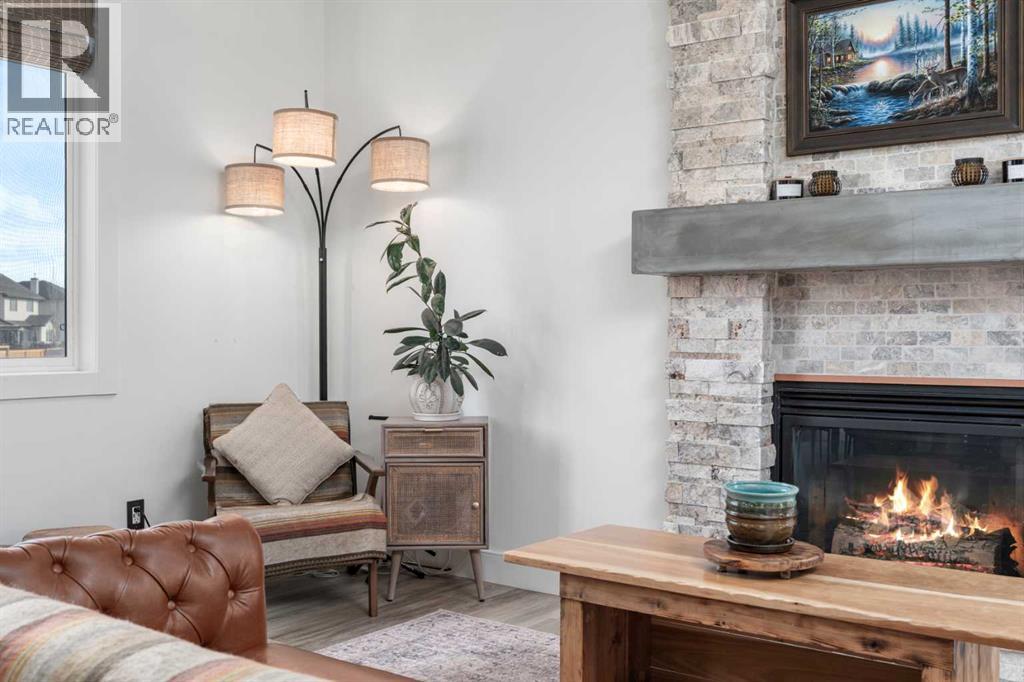 18 Cimarron Grove Bay, Okotoks, Alberta  T1S 2H3 - Photo 2 - A2270676