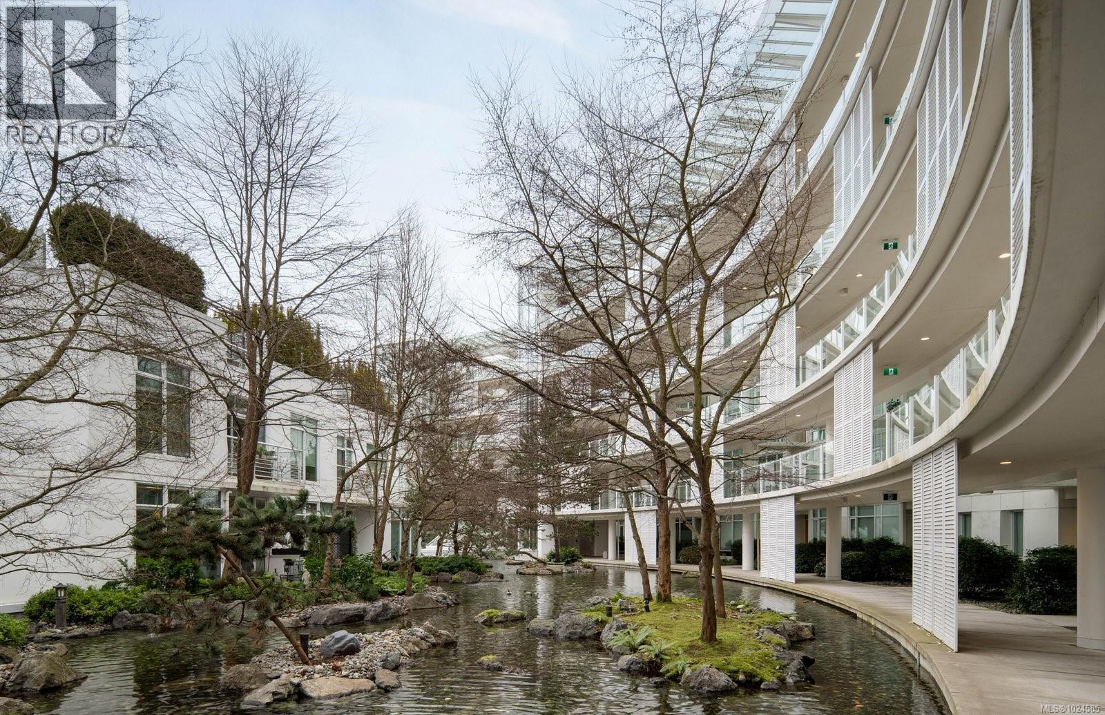 109 68 Songhees Rd, Victoria, British Columbia  V9A 0A3 - Photo 3 - 1024585