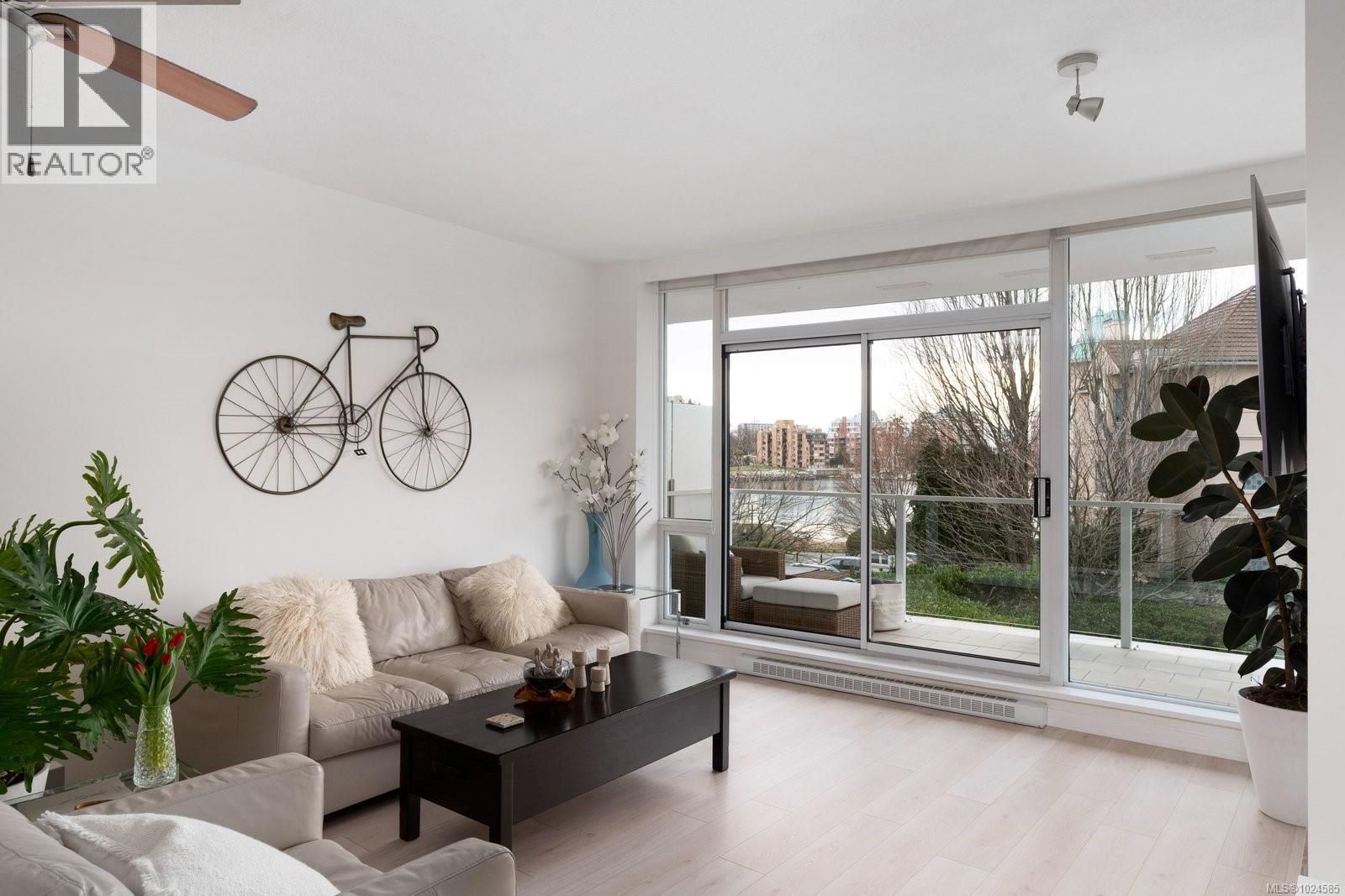 109 68 Songhees Rd, Victoria, British Columbia  V9A 0A3 - Photo 7 - 1024585