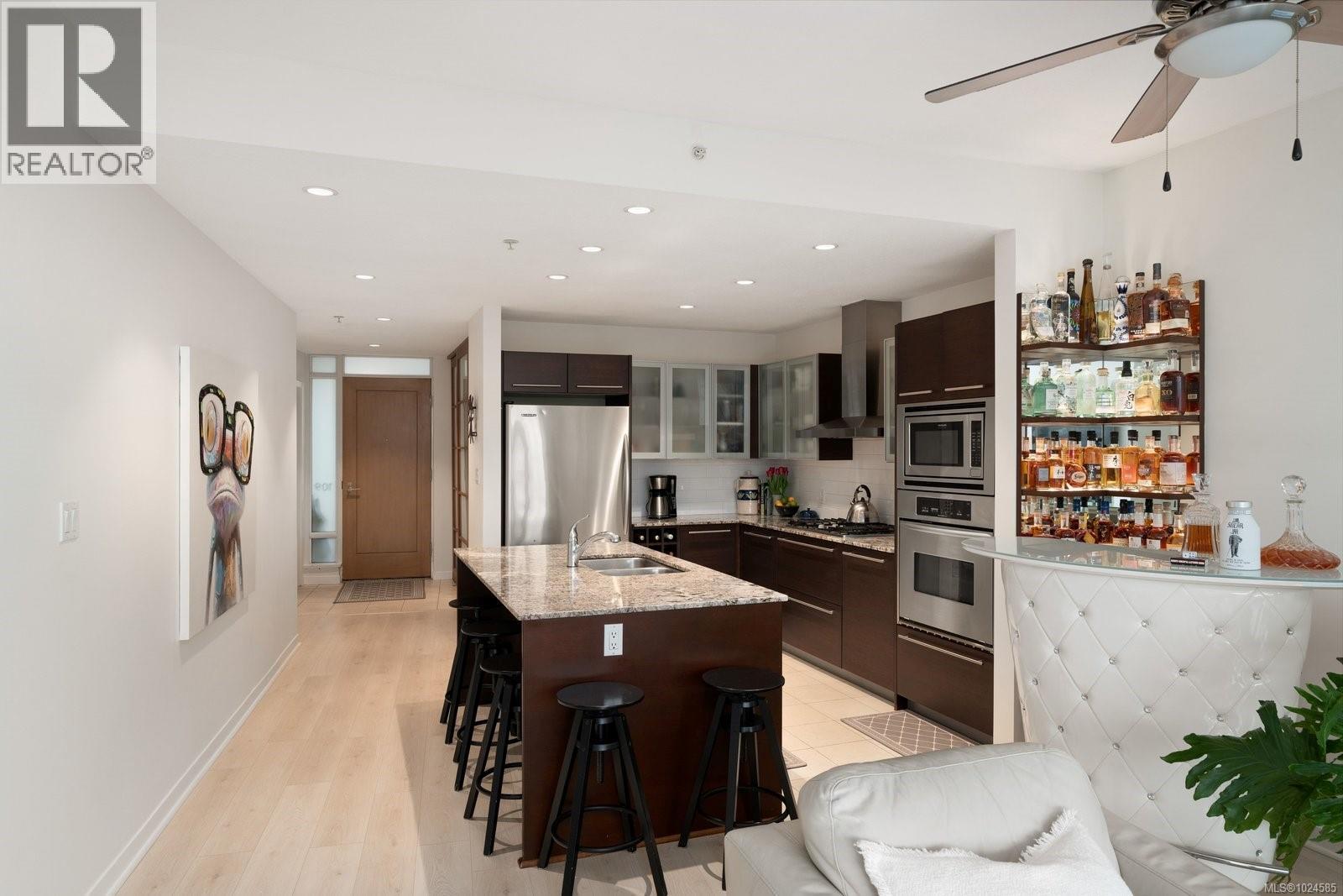 109 68 Songhees Rd, Victoria, British Columbia  V9A 0A3 - Photo 13 - 1024585