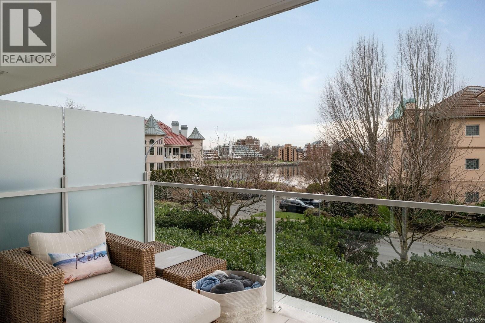 109 68 Songhees Rd, Victoria, British Columbia  V9A 0A3 - Photo 8 - 1024585