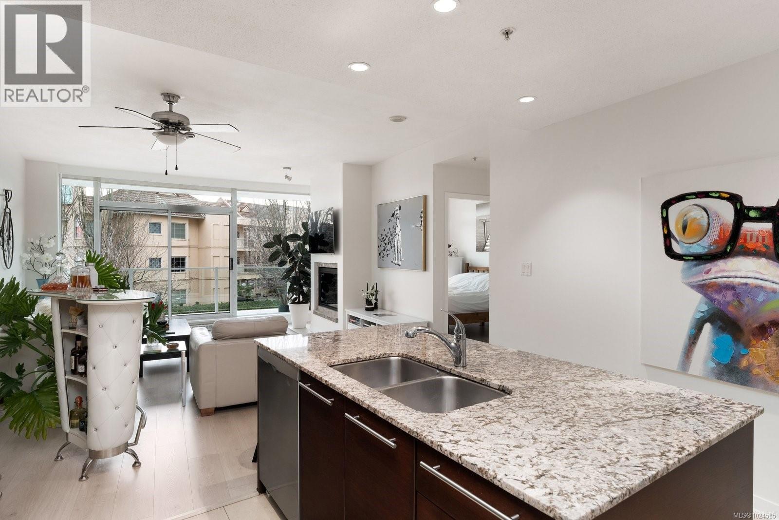 109 68 Songhees Rd, Victoria, British Columbia  V9A 0A3 - Photo 18 - 1024585