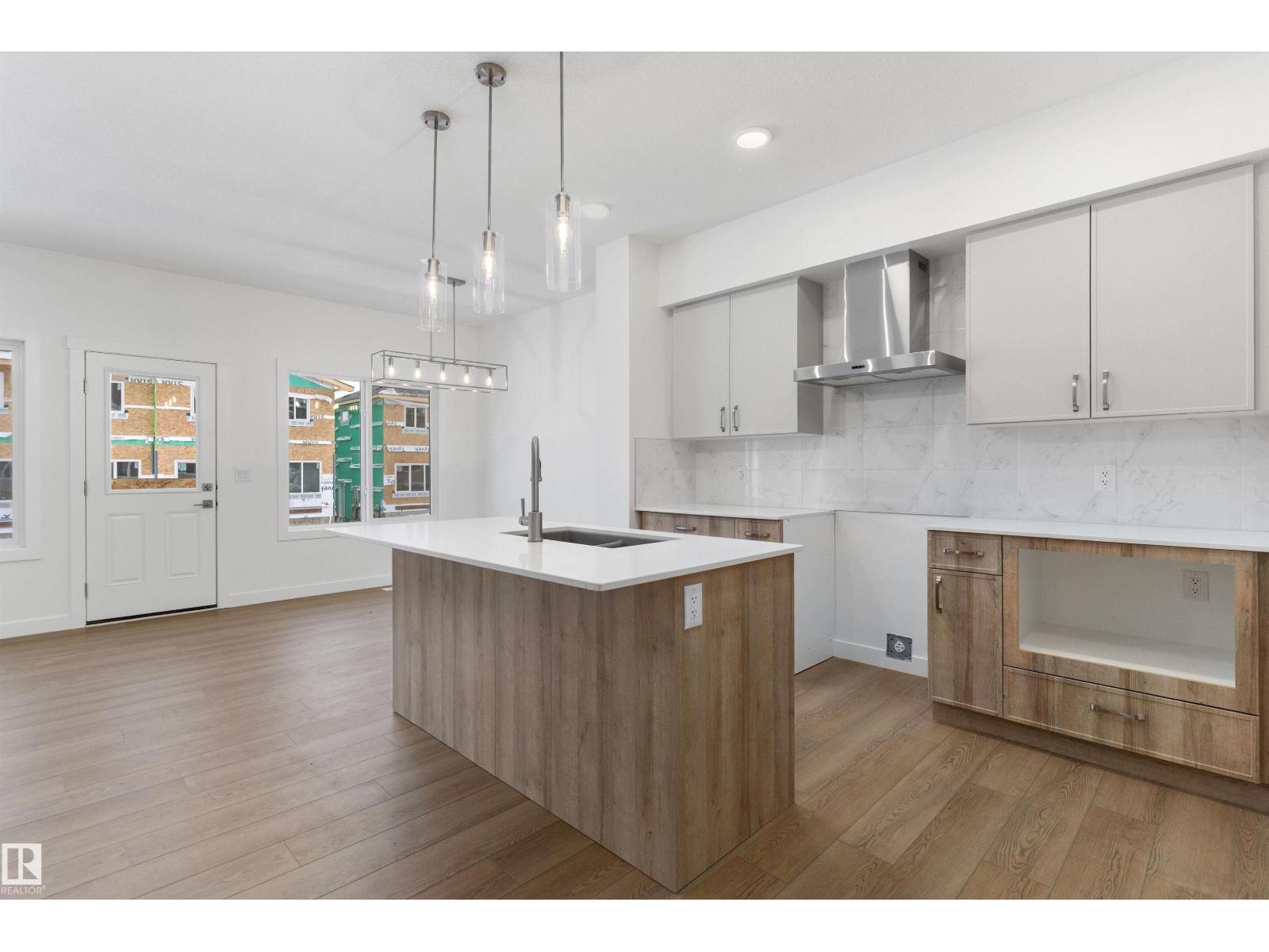 919 19 Av Nw, Edmonton, Alberta  T6T 2X4 - Photo 6 - E4471654