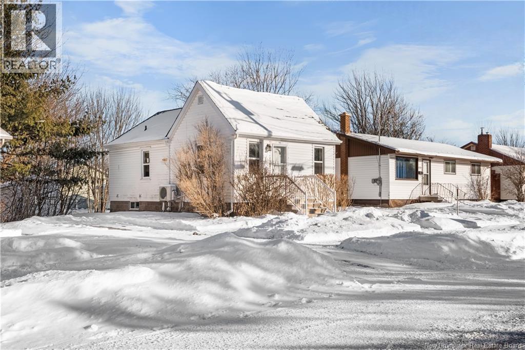 195 Second Avenue, Moncton, New Brunswick  E1C 7Y5 - Photo 2 - NB132936