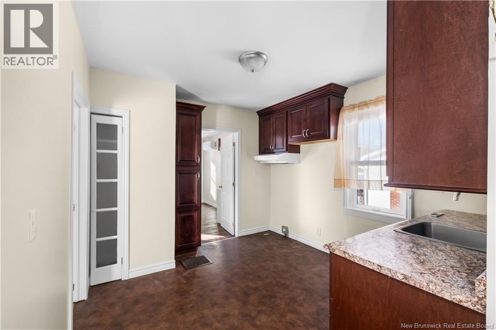 195 Second Avenue, Moncton, New Brunswick  E1C 7Y5 - Photo 7 - NB132936