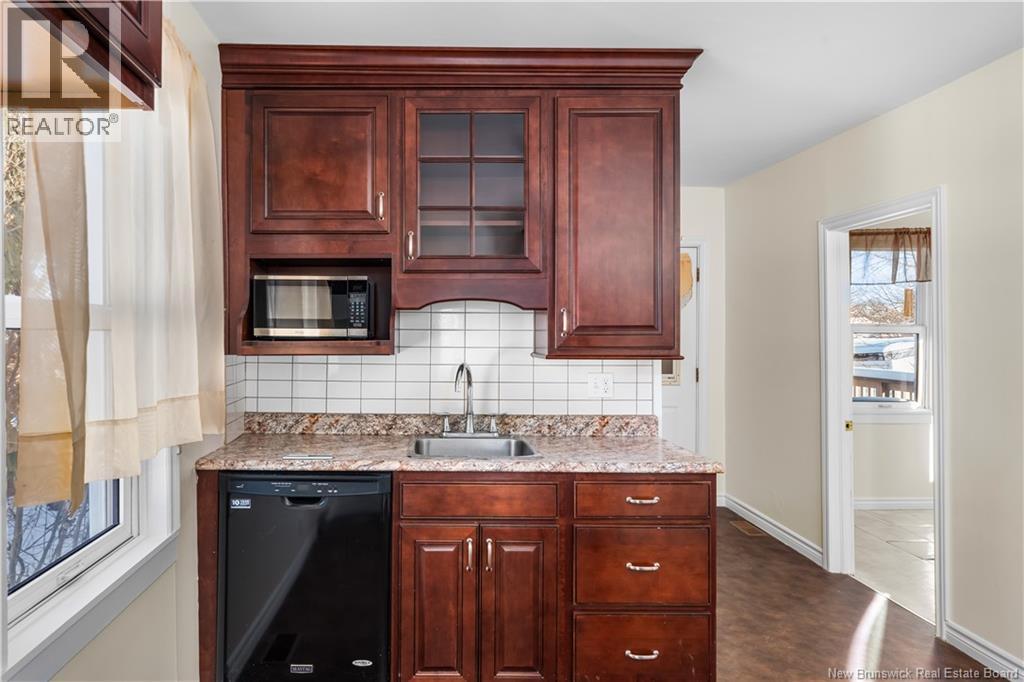 195 Second Avenue, Moncton, New Brunswick  E1C 7Y5 - Photo 8 - NB132936