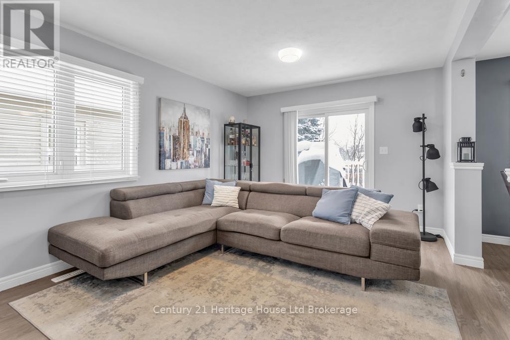 216 Thames Street N, Ingersoll, Ontario  N5C 3E4 - Photo 11 - X12743436