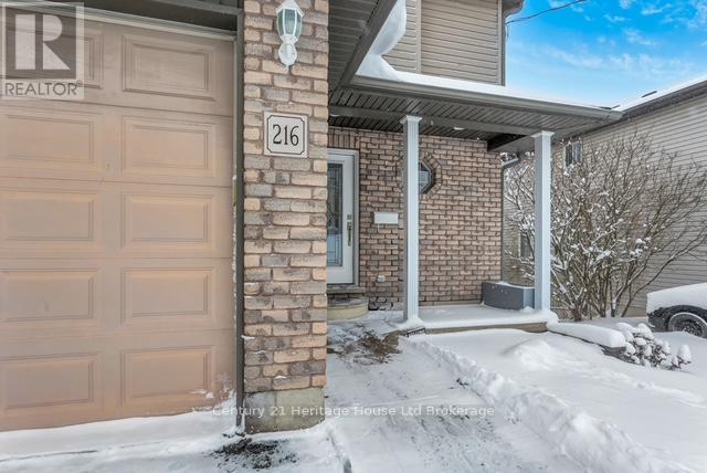 216 Thames Street N, Ingersoll, Ontario  N5C 3E4 - Photo 2 - X12743436