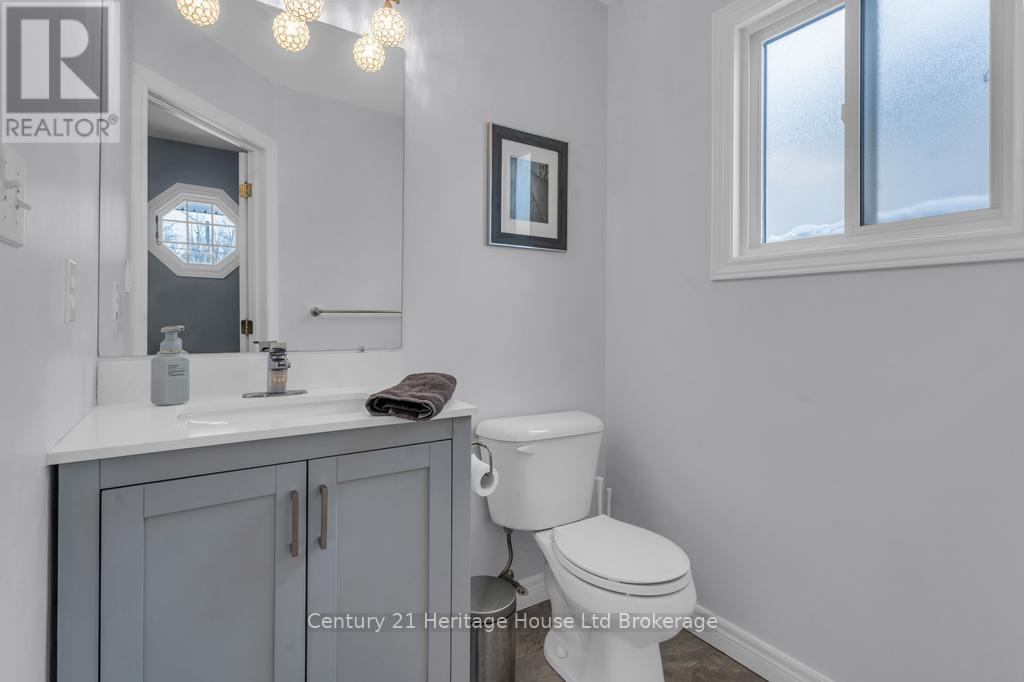 216 Thames Street N, Ingersoll, Ontario  N5C 3E4 - Photo 4 - X12743436