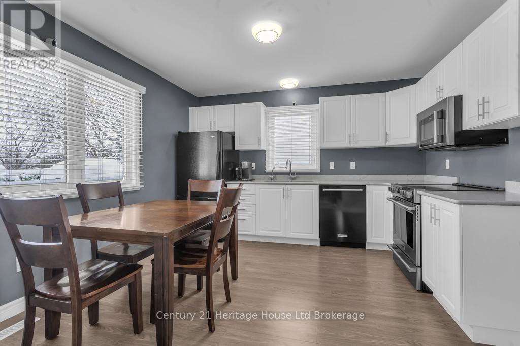 216 Thames Street N, Ingersoll, Ontario  N5C 3E4 - Photo 8 - X12743436