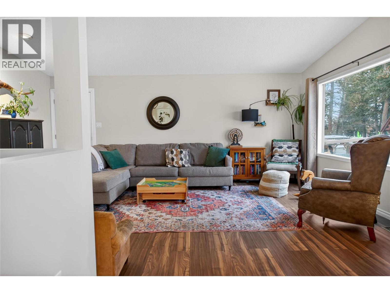 1020 19th Avenue S, Cranbrook, British Columbia  V1C 3E8 - Photo 4 - 10373853