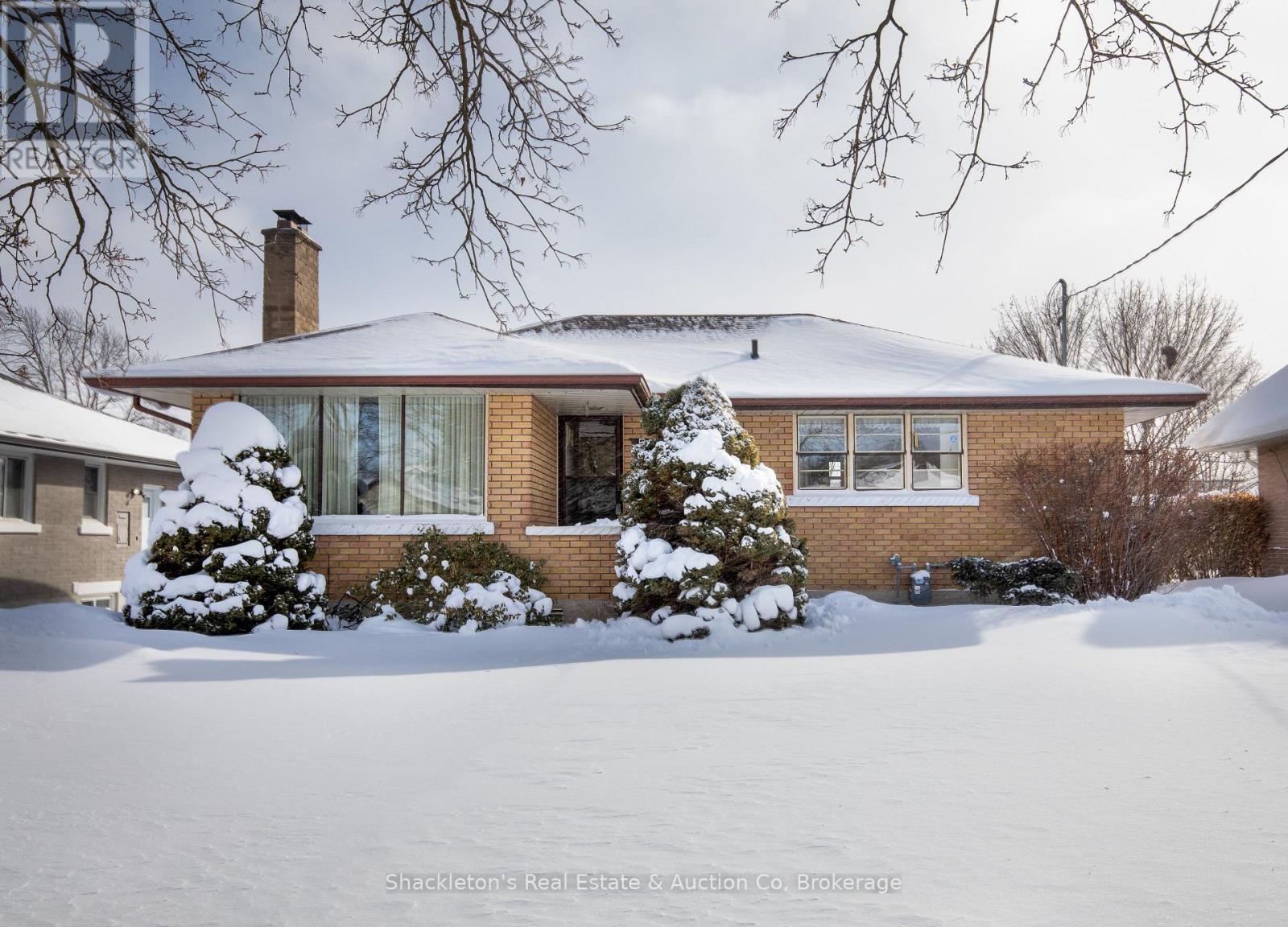 53 SANDRA AVENUE, Kitchener, Ontario