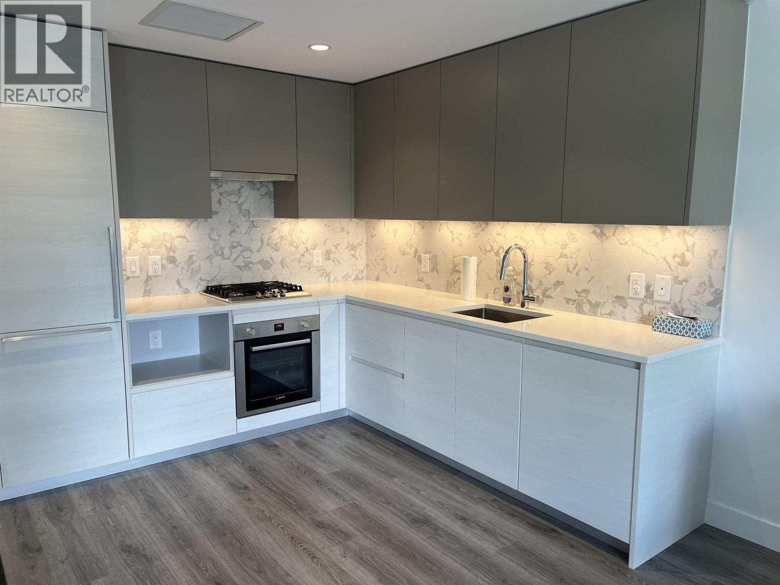 905 8181 Chester Street, Vancouver, British Columbia  V5X 0J9 - Photo 2 - R3084695