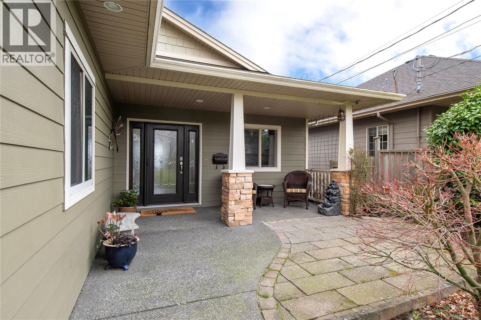 636 Island Hwy, Campbell River, British Columbia  V9W 2C3 - Photo 2 - 1024434