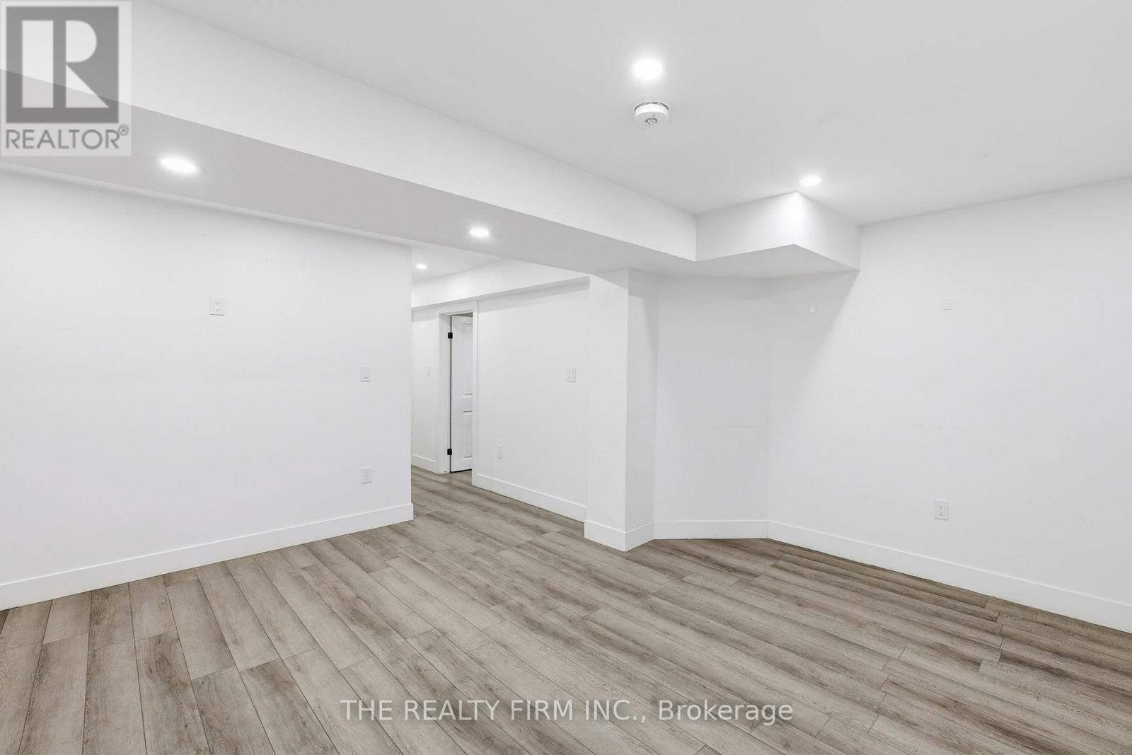 1012 Oakcrossing Road, London North, Ontario  N6H 0A8 - Photo 37 - X12743480