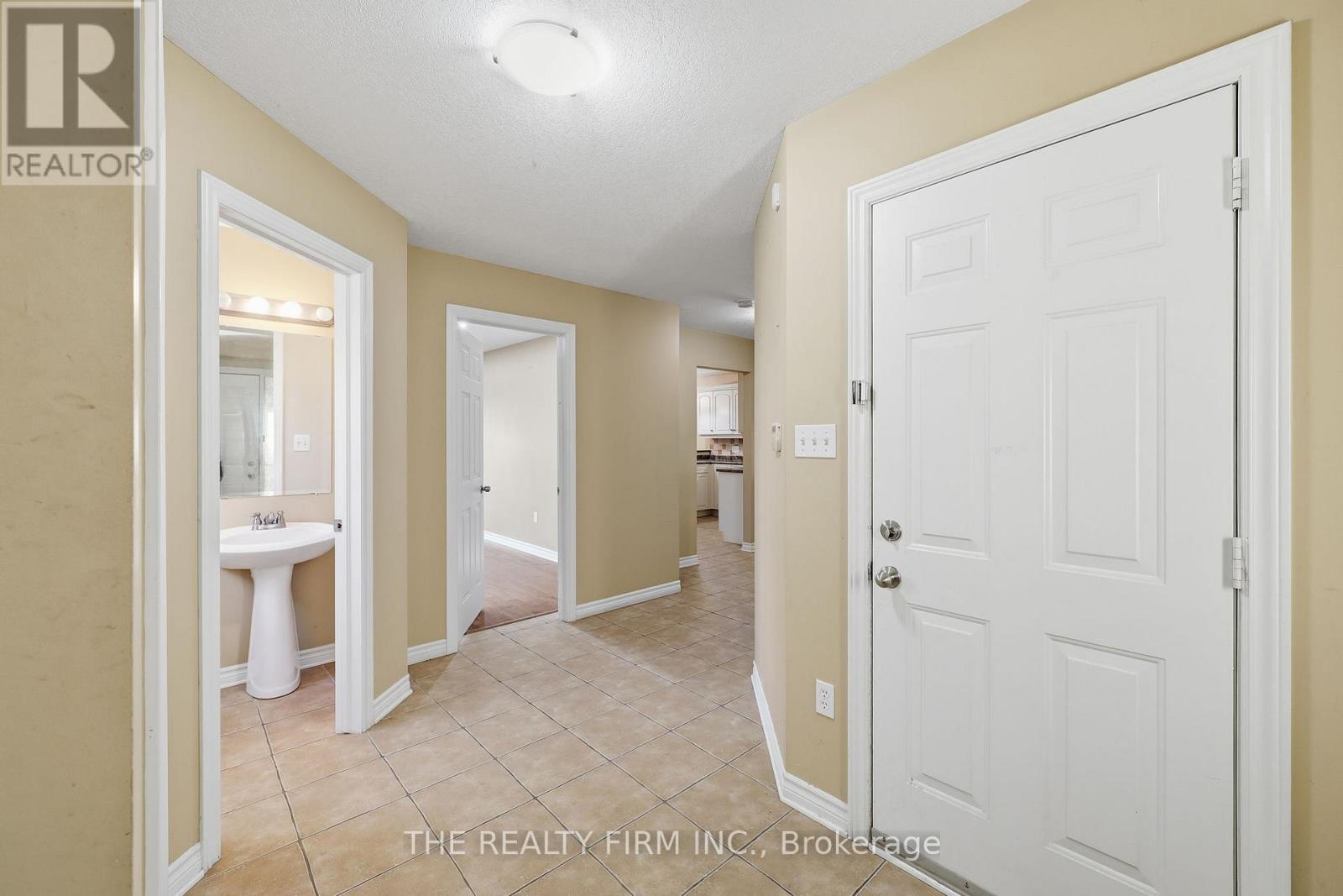 1012 Oakcrossing Road, London North, Ontario  N6H 0A8 - Photo 4 - X12743480