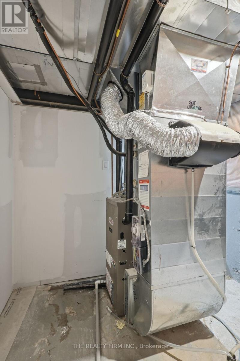 1012 Oakcrossing Road, London North, Ontario  N6H 0A8 - Photo 48 - X12743480