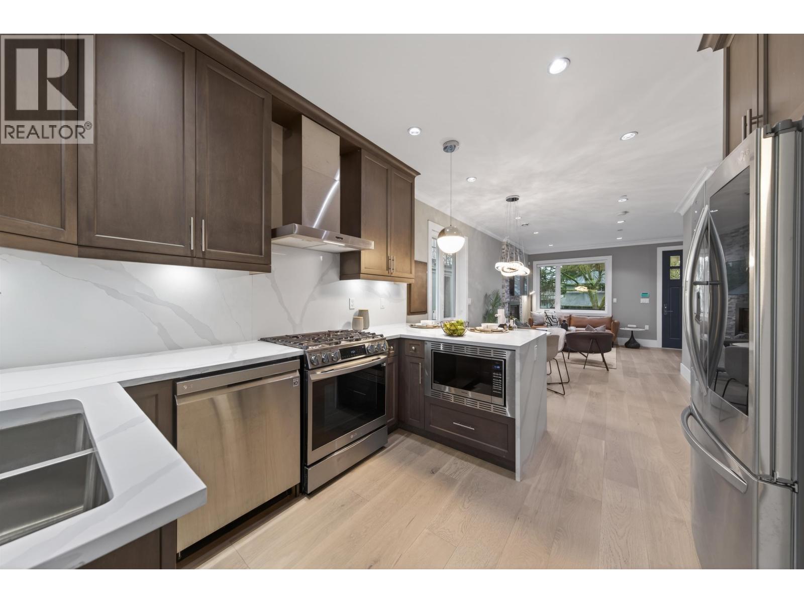 6532 Angus Drive, Vancouver, British Columbia V6P 5H9 - Photo 10 - R3084923