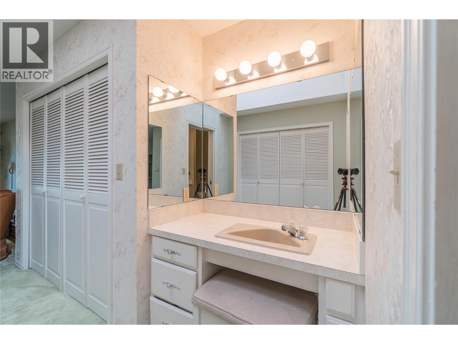 8548 Yellowhead Highway, Kamloops, British Columbia  V0E 1Z2 - Photo 26 - 10374394