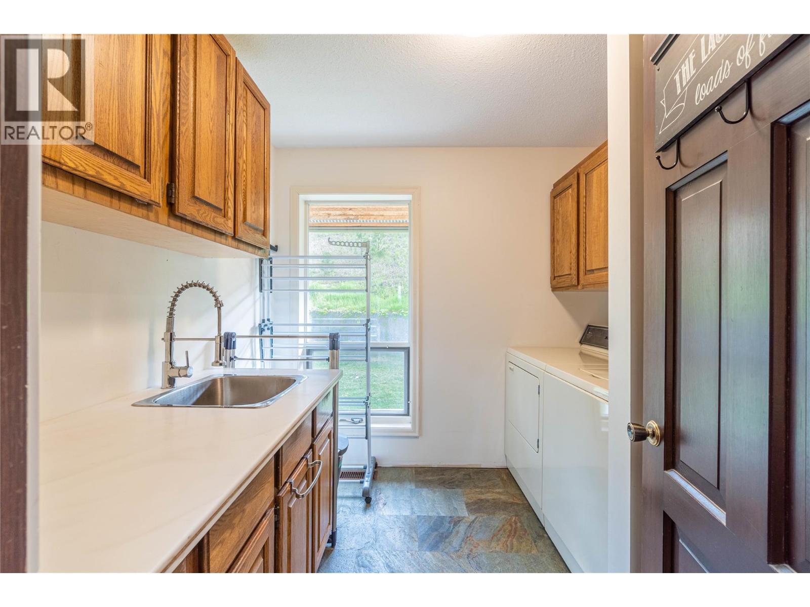 8548 Yellowhead Highway, Kamloops, British Columbia  V0E 1Z2 - Photo 38 - 10374394