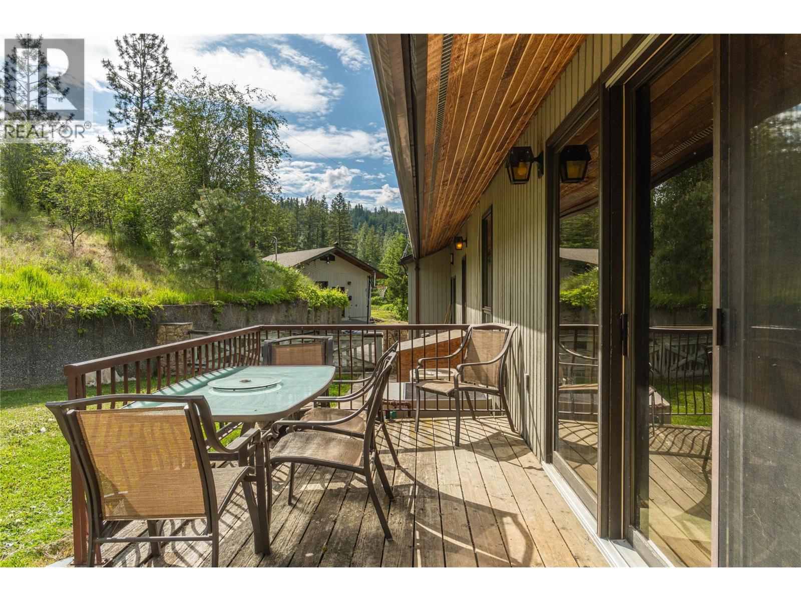 8548 Yellowhead Highway, Kamloops, British Columbia  V0E 1Z2 - Photo 59 - 10374394