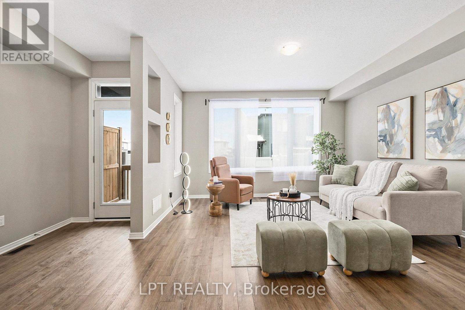381 Cope Drive, Ottawa, Ontario  K2V 0P7 - Photo 6 - X12539594