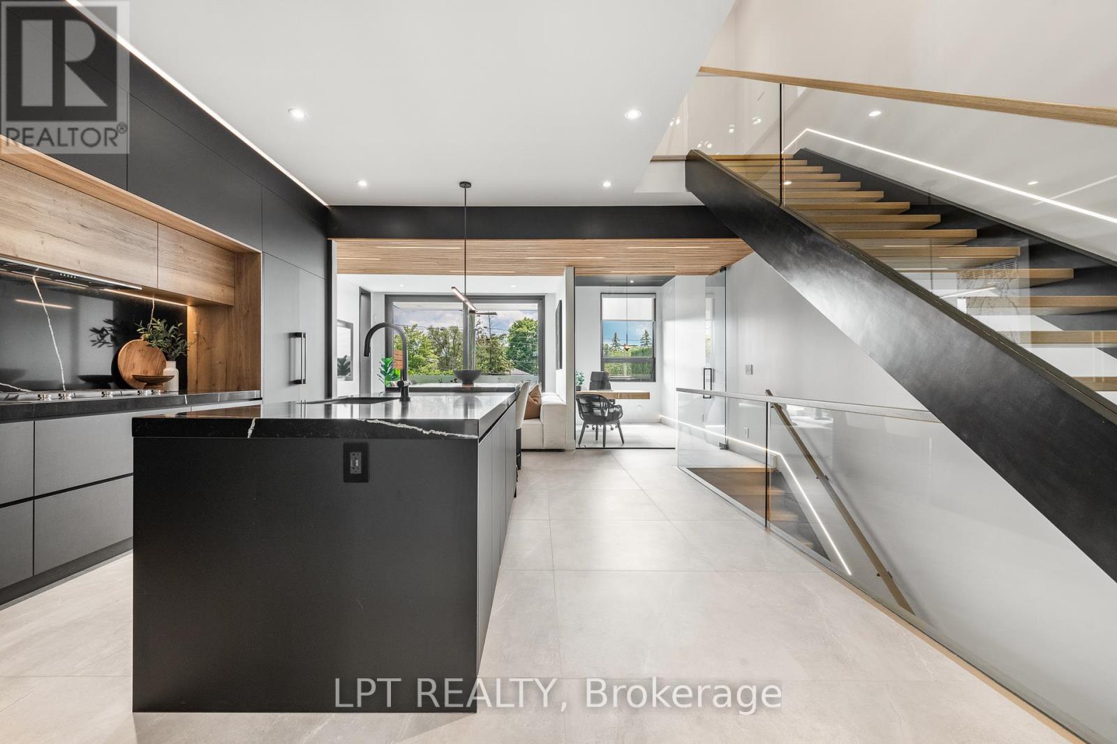 322 Perrier Avenue, Ottawa, Ontario  K1L 5C7 - Photo 8 - X12590958