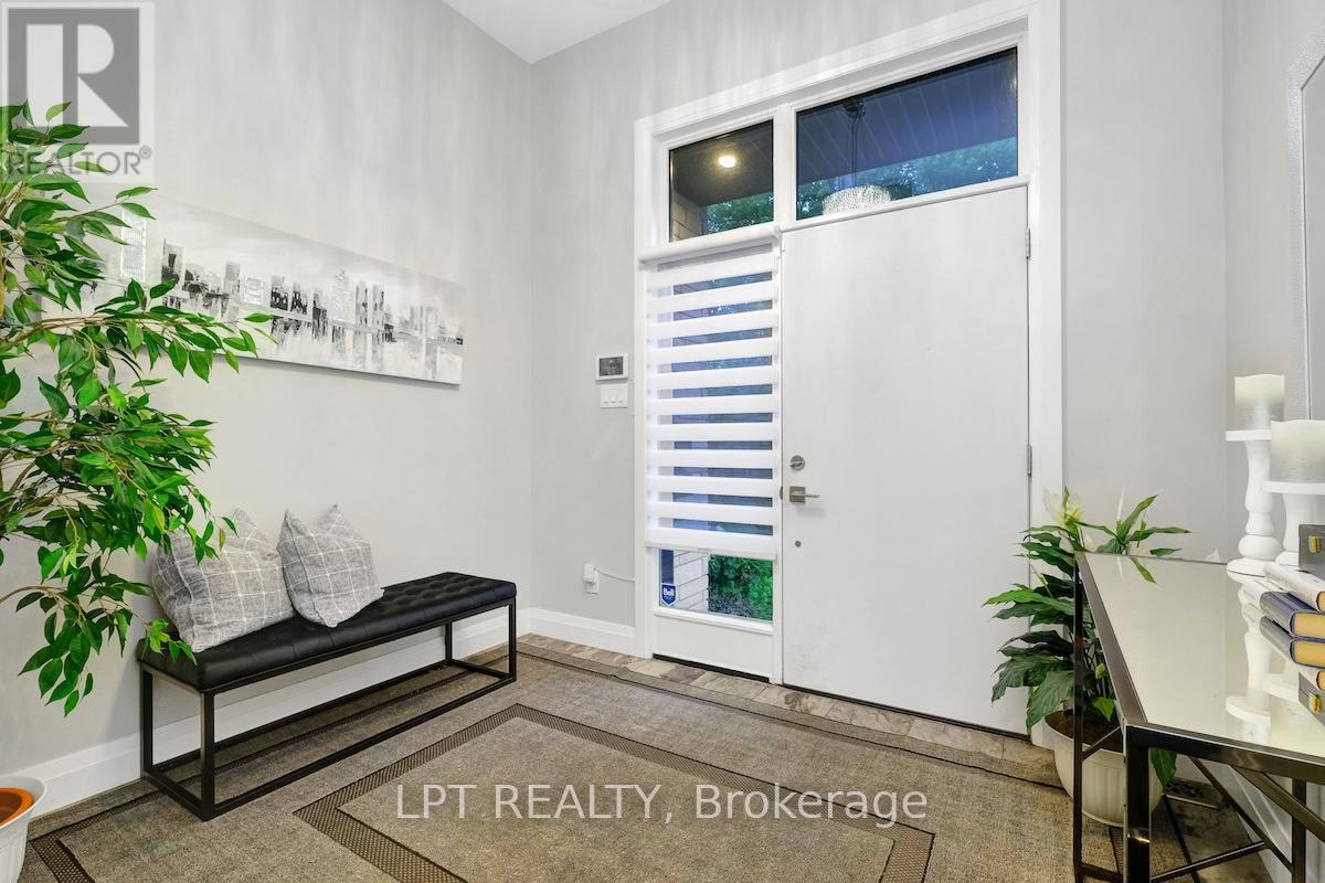 319 Glynn Avenue, Ottawa, Ontario  K1K 1R9 - Photo 3 - X12733682