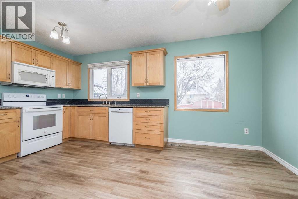 9851 80 Avenue, Grande Prairie, Alberta  T8V 3S5 - Photo 6 - A2272053