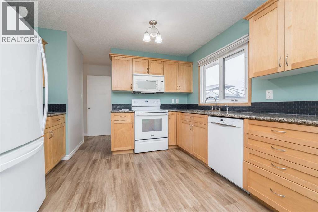 9851 80 Avenue, Grande Prairie, Alberta  T8V 3S5 - Photo 7 - A2272053